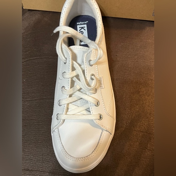 Keds, NWOT, Center II leather, white size 7.5 M - Picture 2 of 6